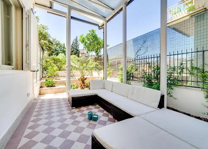 Luxury, Large Flat With Terrace On Vatican Walls